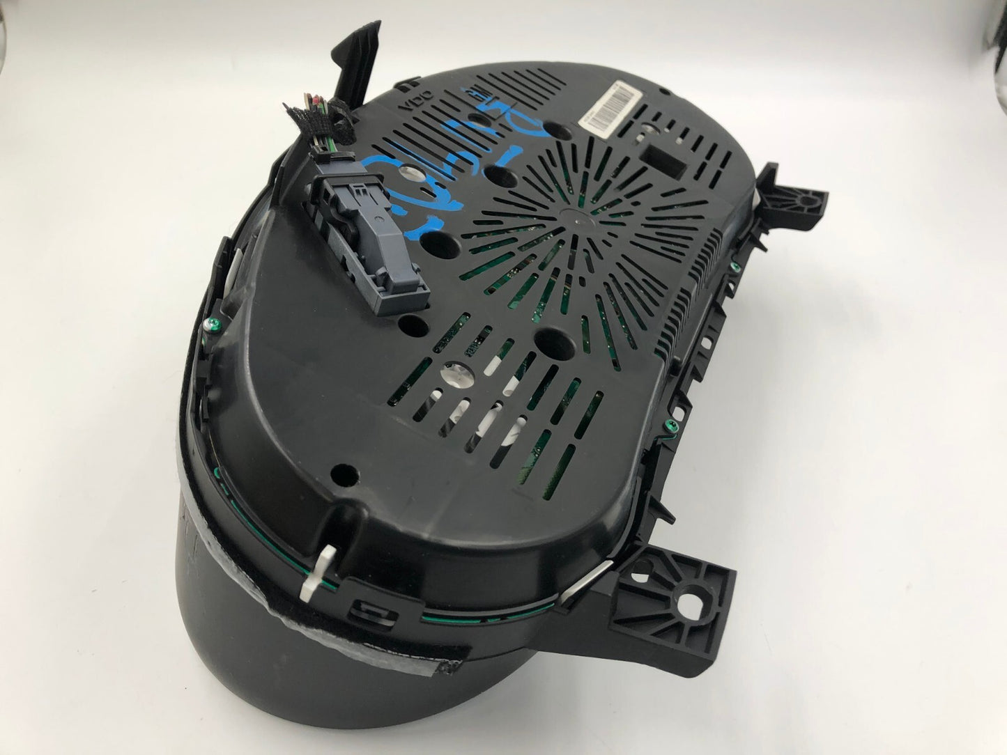 2013 Buick Regal Speedometer Instrument Cluster 73,851 Miles OEM E01B67003