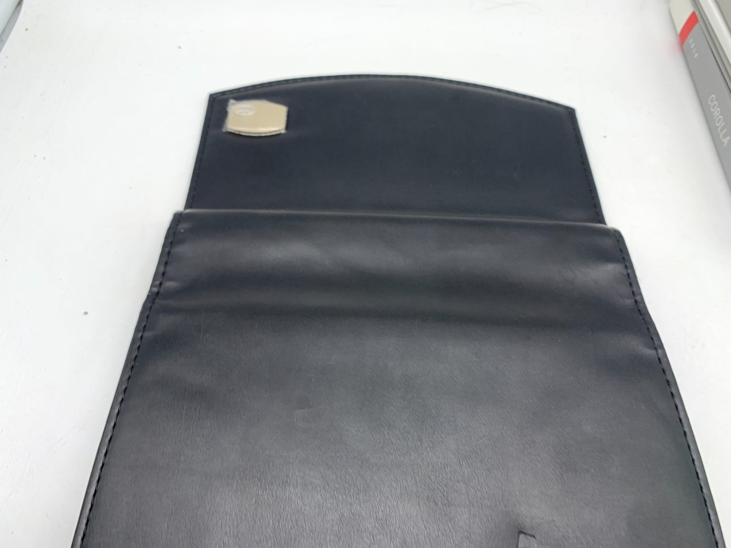 2018 Toyota Corolla Corolla Owners Manual Set with Case OEM C02B31006