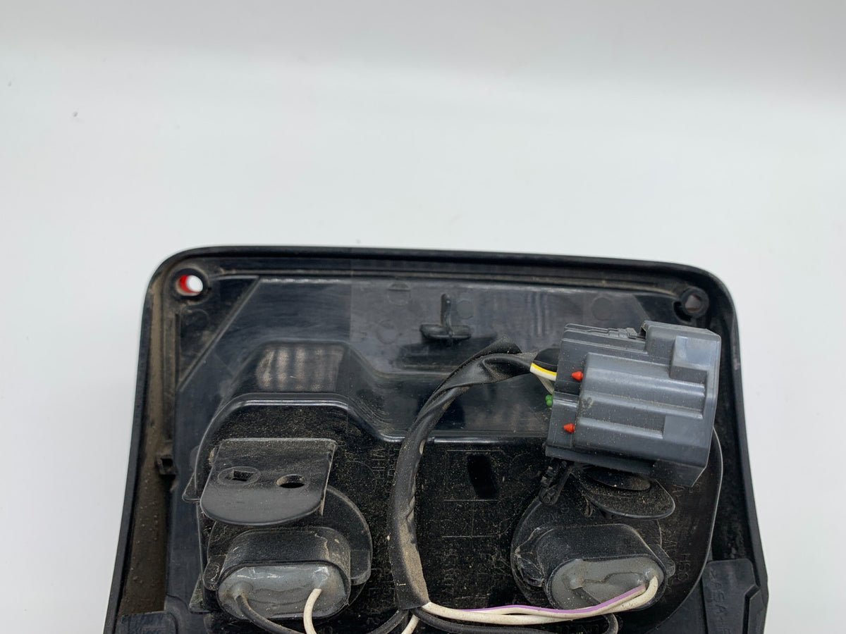 2007-2018 Jeep Wrangler Driver Side Tail Light Taillight OEM D01B42010