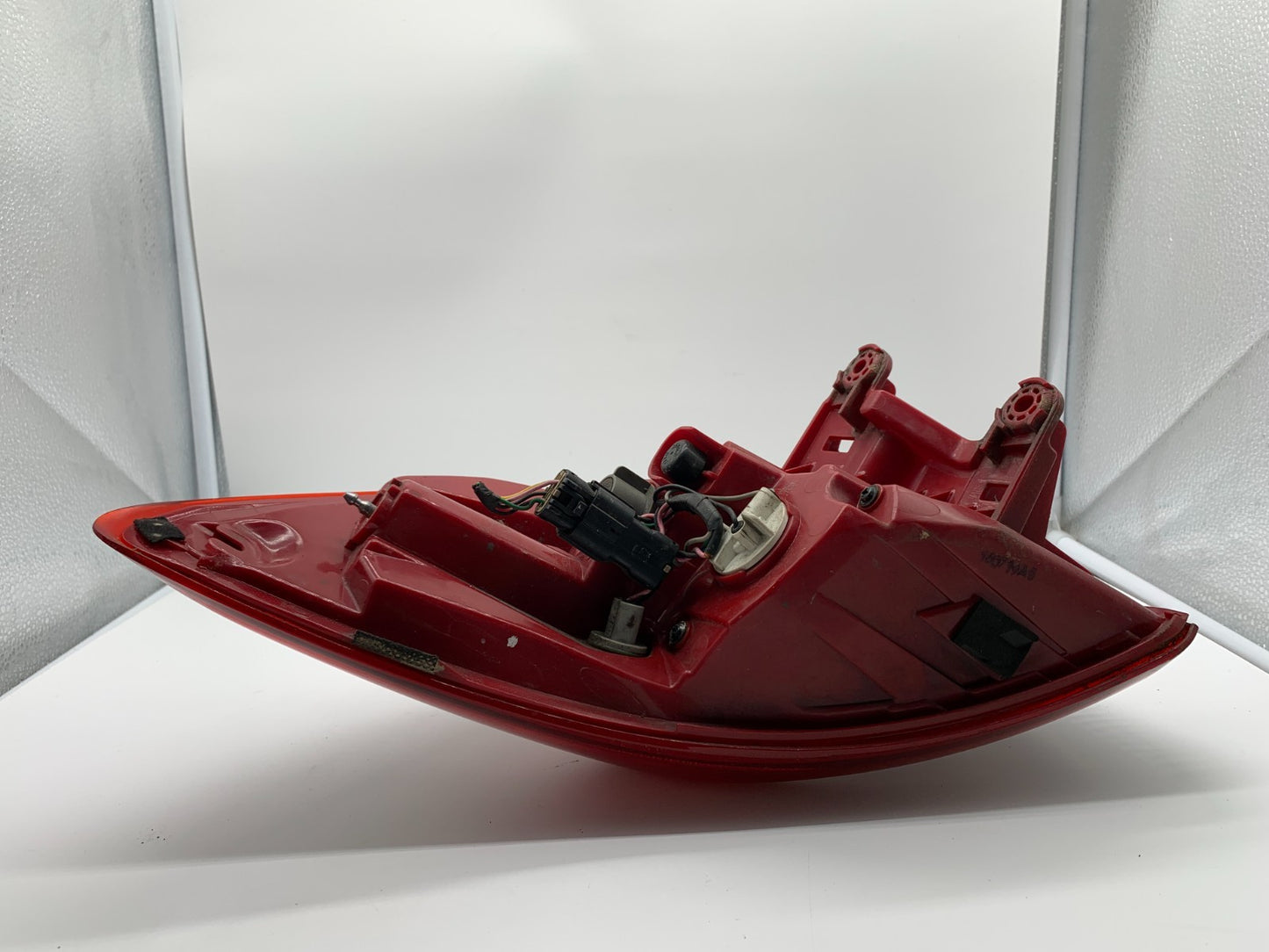 2016-2018 Hyundai Tucson Passenger Side Tail Light Taillight OEM C03B35001