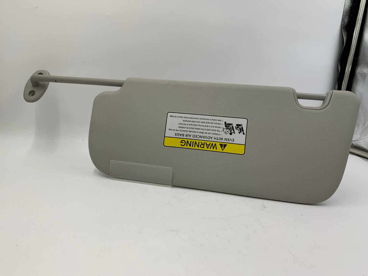 2014-2019 Kia Soul Passenger Sun Visor Gray Illuminated OEM B02B40041
