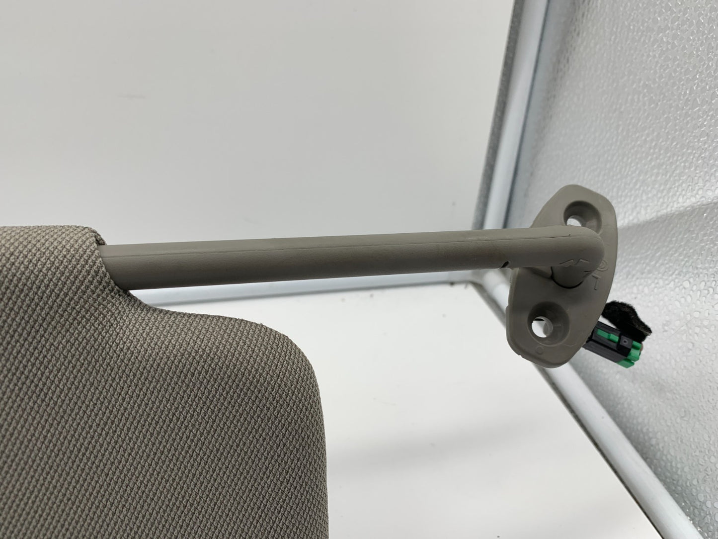 2015-2020 Kia Sedona Driver Sun Visor Tan OEM C01B50012