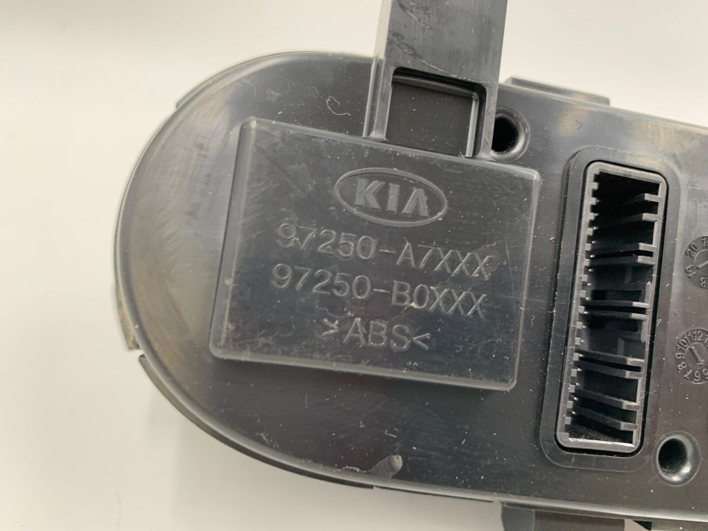 2017-2018 Kia Forte AC Heater Climate Control Unit OEM E03B42059