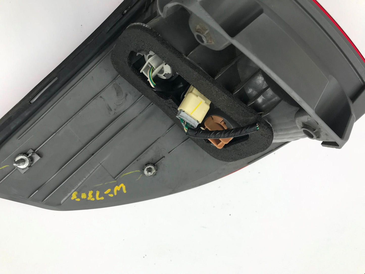 2018 Toyota Yaris Passenger Side Tail Light Taillight OEM E03B01003