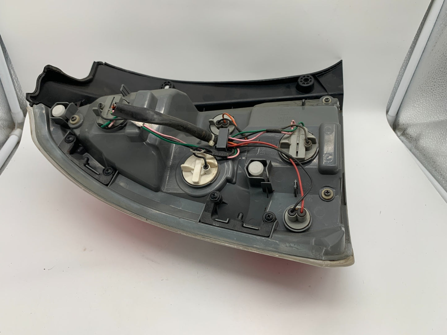 2008-2011 Hyundai Accent Hatchback Passenger Side Tail Light OEM A01B38013