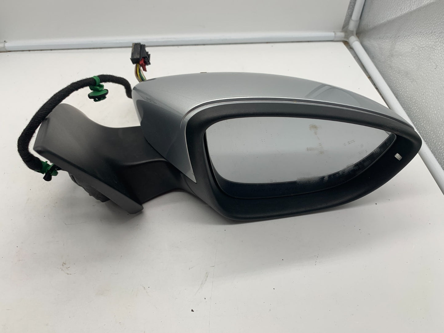 2009-2012 Volkswagen CC Passenger Side View Power Door Mirror Silver OEM