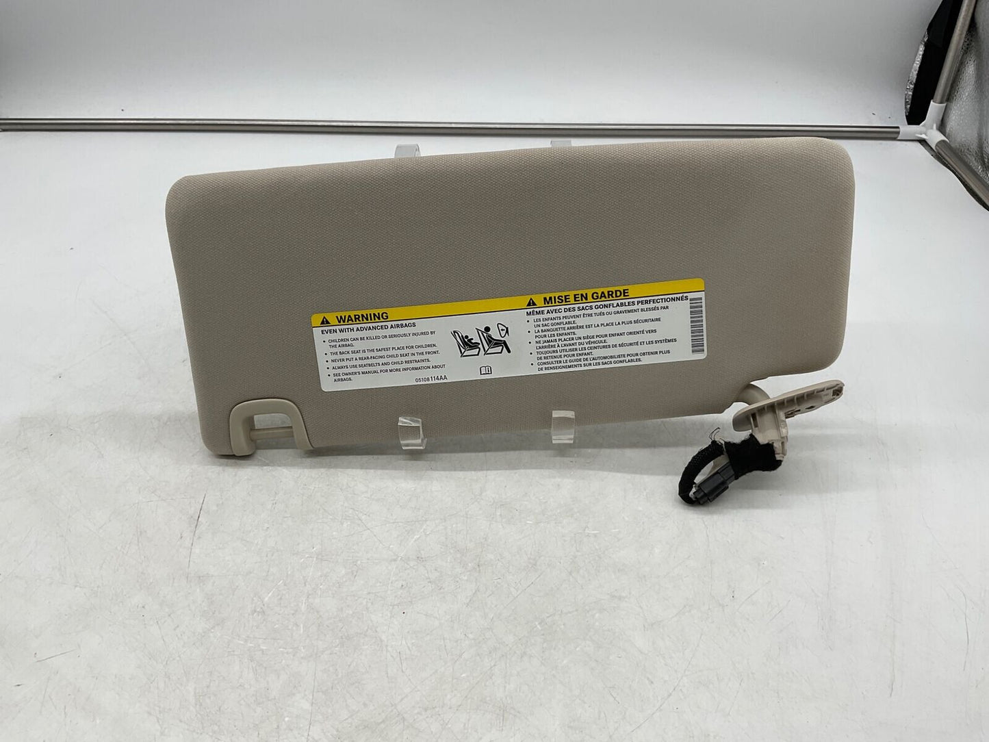 2016-2017 Chrysler 200 Passenger Sun Visor Gray Illuminated OEM C01B41026