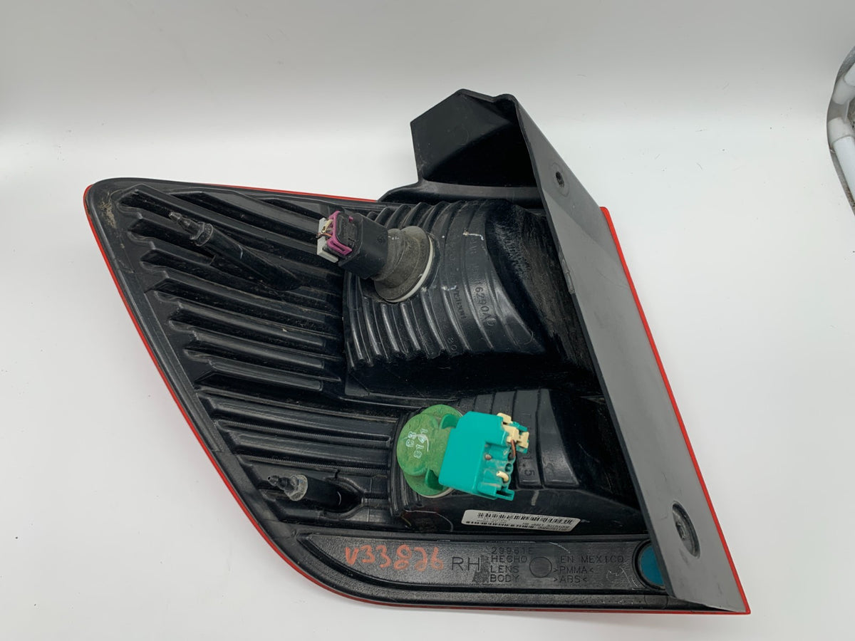 2009 Dodge Journey Passenger Side Tail Light Taillight OEM B02B09085