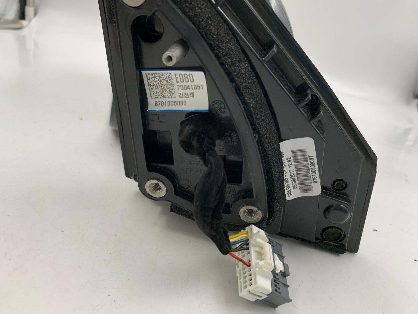 2016-2020 Kia Sorento Driver Side View Power Door Mirror Black OEM C01B22068