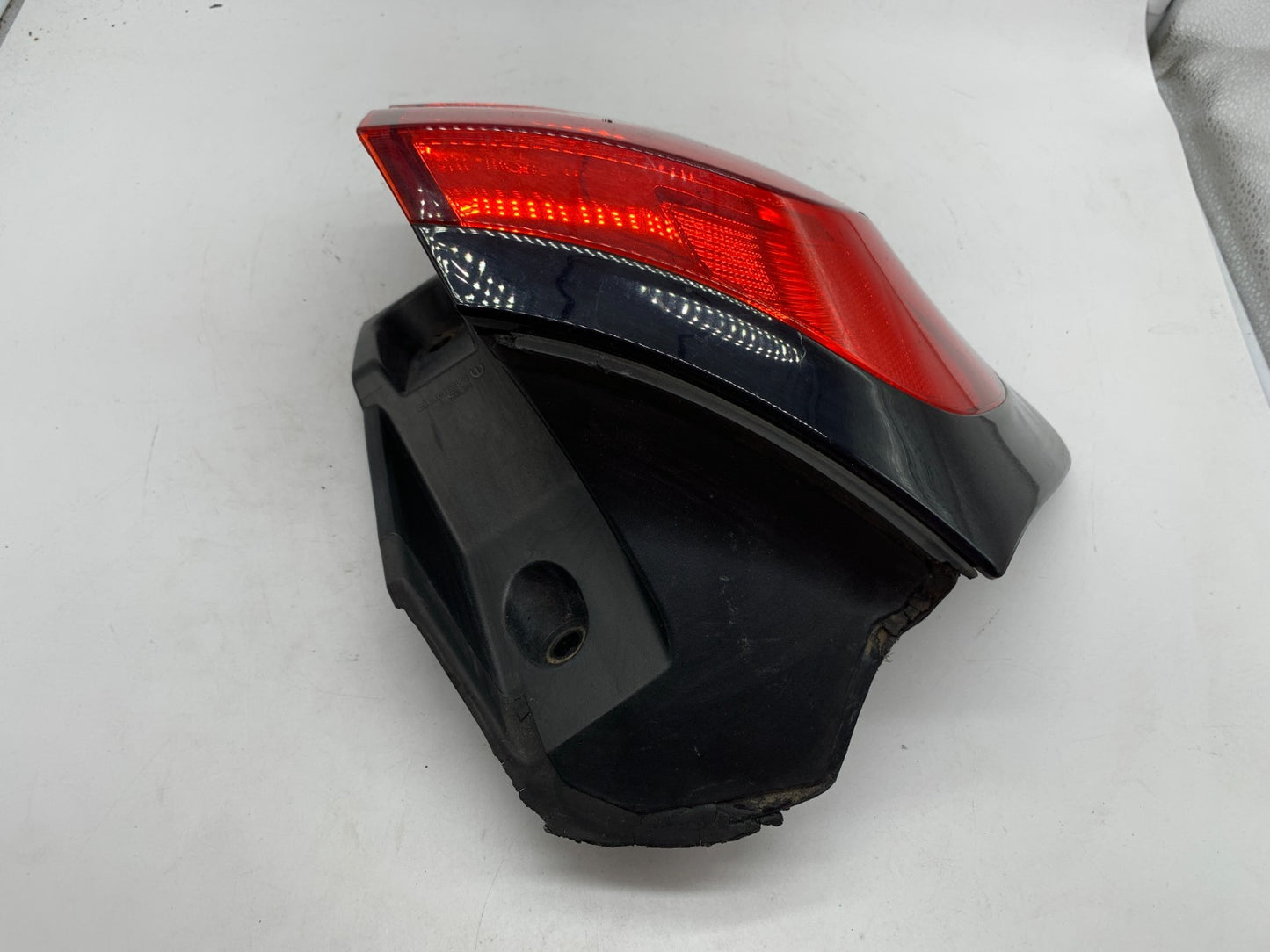 2014-2018 Jeep Cherokee Driver Side Tail Light Taillight OEM C02B19002