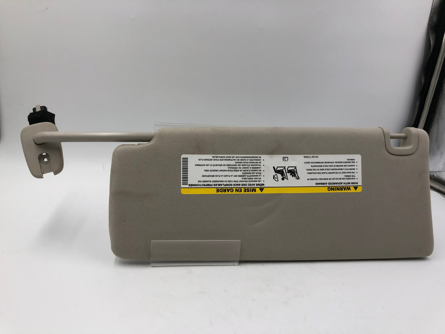 2014-2018 Jeep Grand Cherokee Passenger Sun Visor Gray Illuminated OEM D01B33065