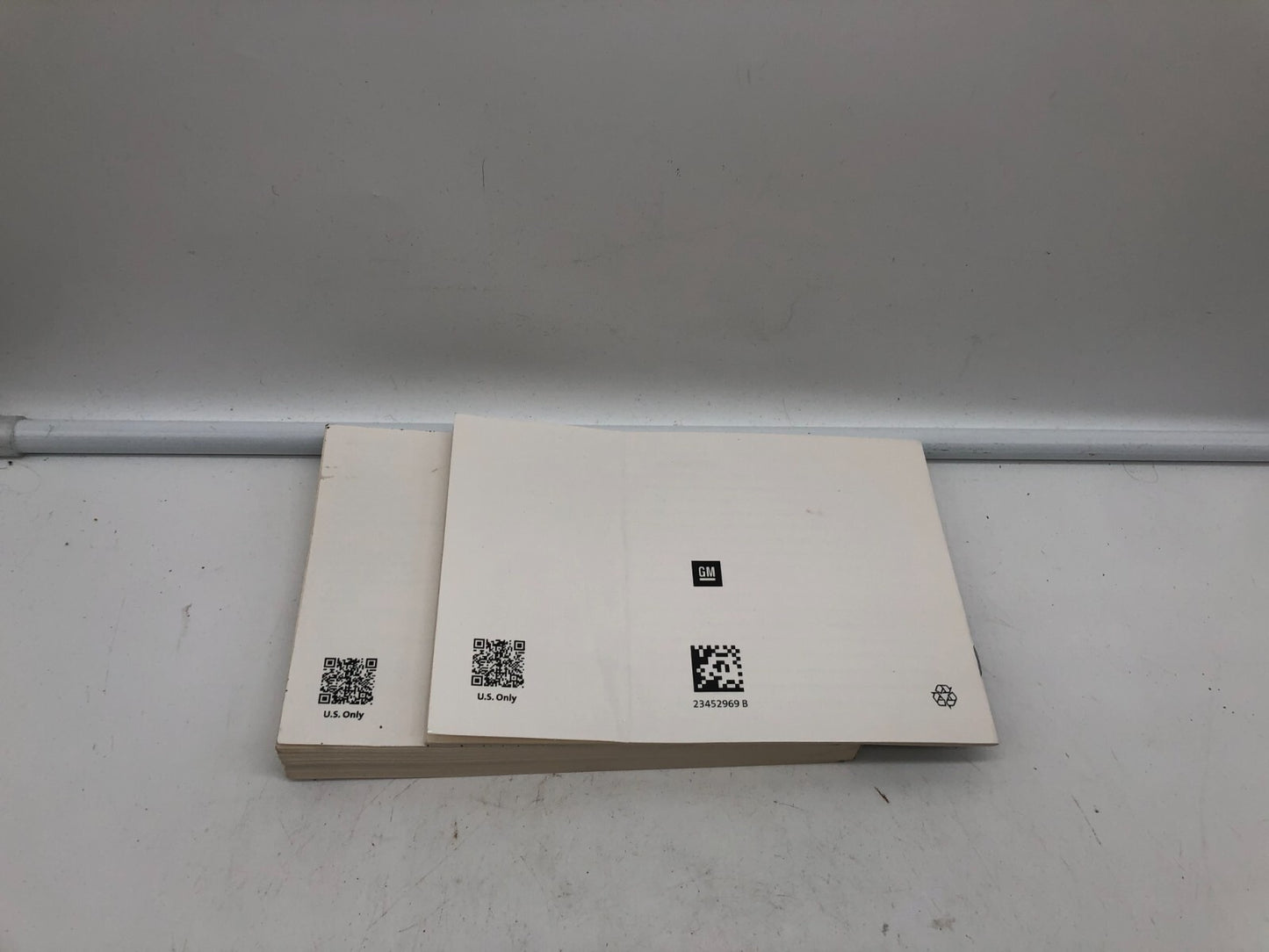 2017 Chevrolet Malibu Owners Manual Set OEM A01B26005