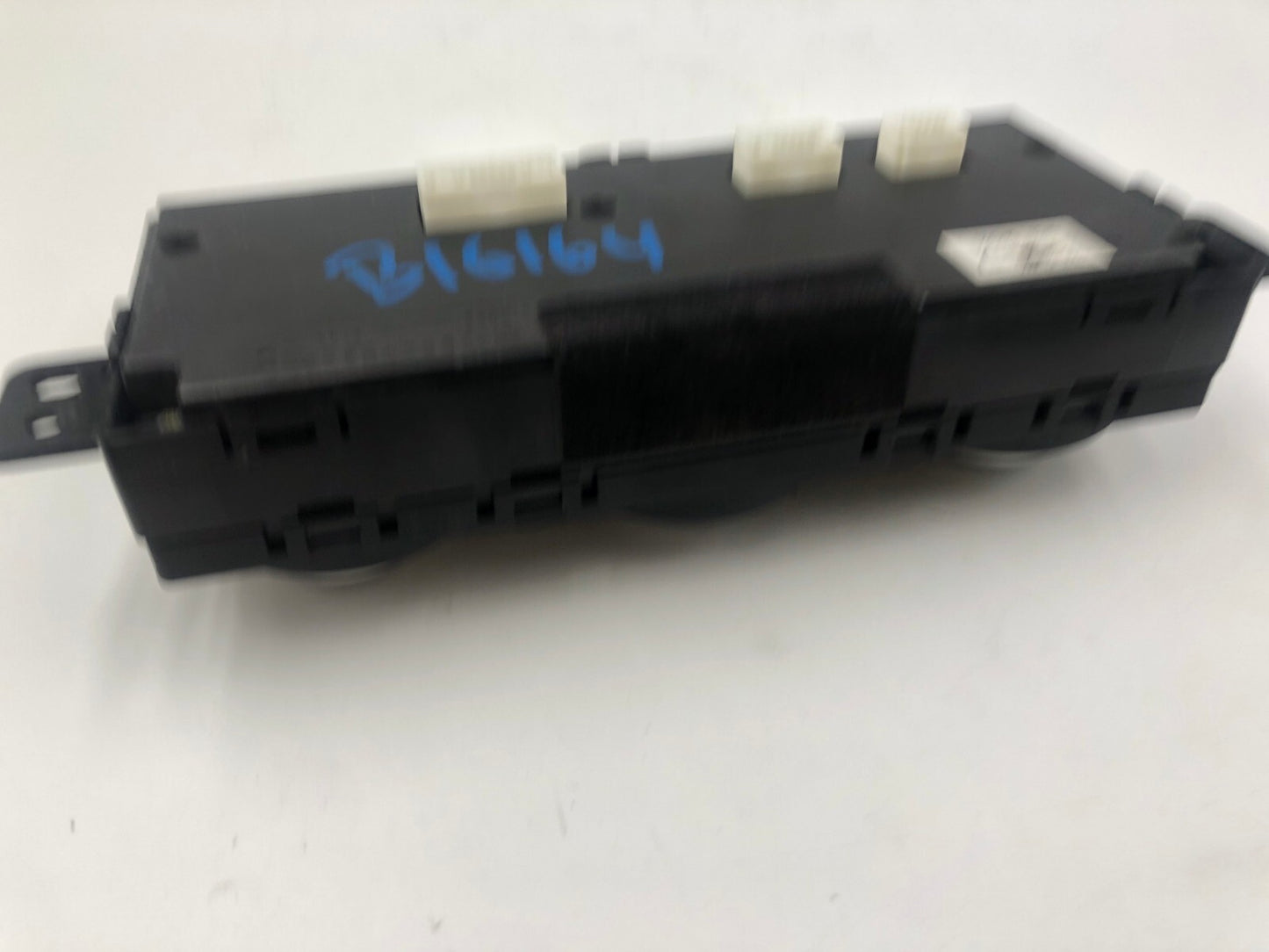 2010-2015 Mazda CX-9 AC Heater Climate Control Unit OEM E02B25008