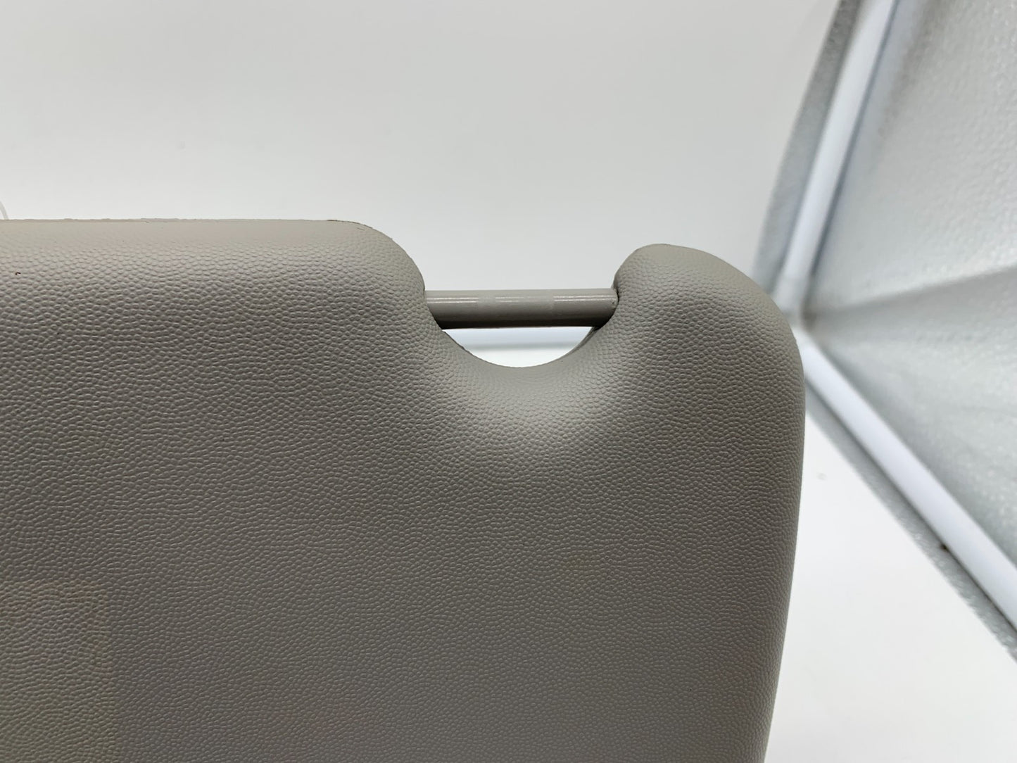 2004-2009 Cadillac SRX Passenger Sun Visor Illuminated Gray OEM A04B15003