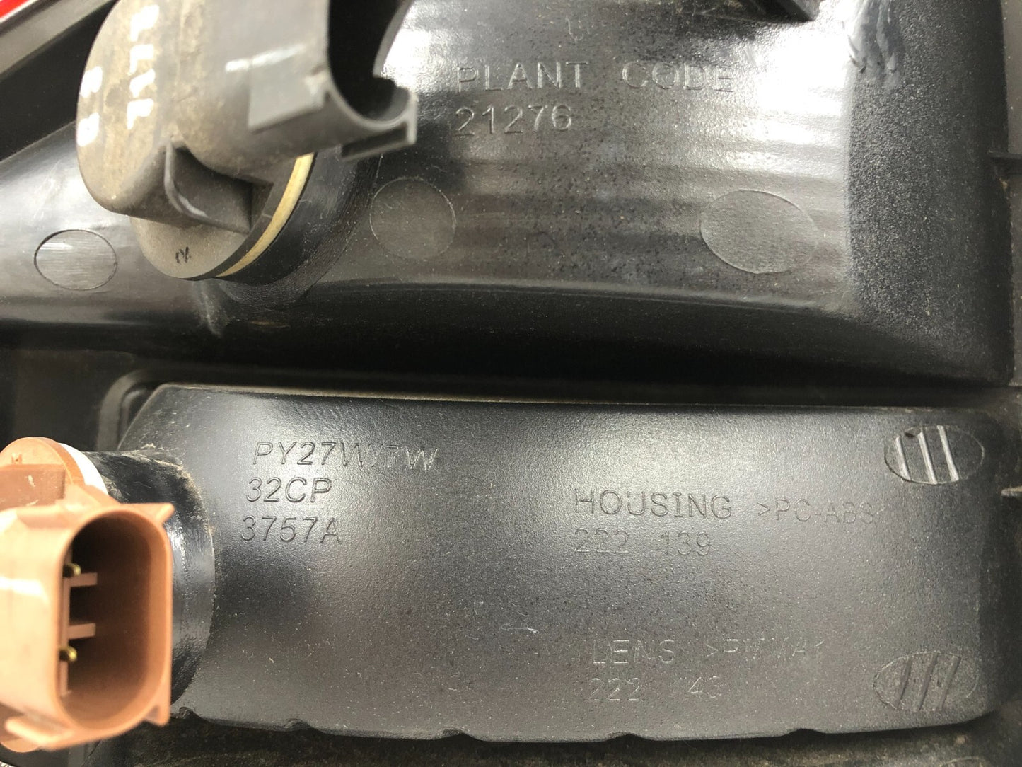 2007-2010 Jeep Compass Passenger Side Tail Light Taillight OEM E01B18037