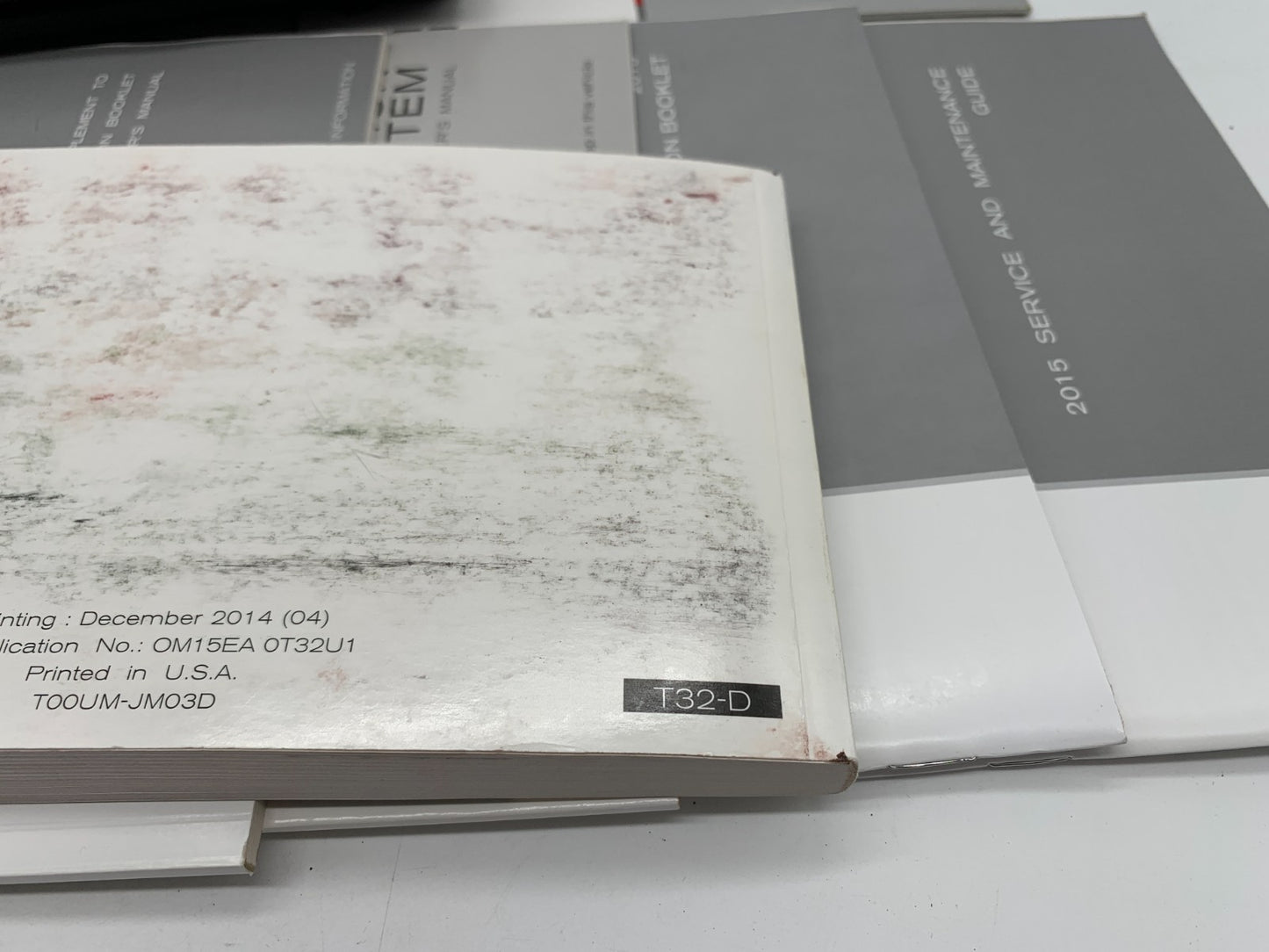 2015 Nissan Rogue Owners Manual Set with Case OEM D03B05023