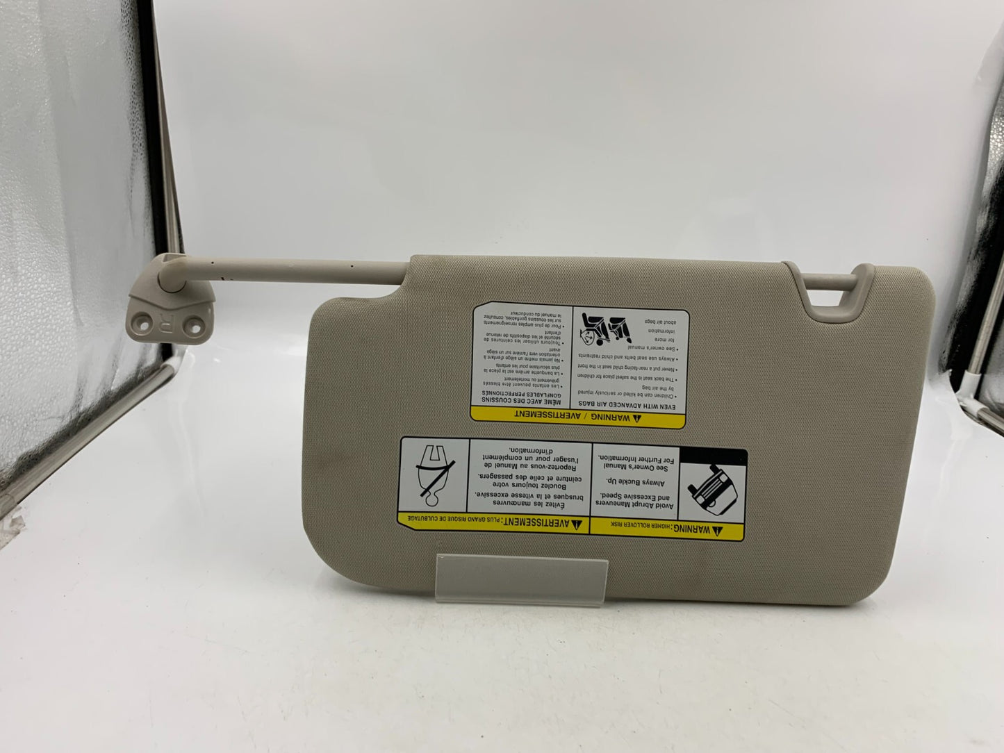 2017 Nissan Rogue Passenger Sun Visor Gray Illuminated OEM C01B10069