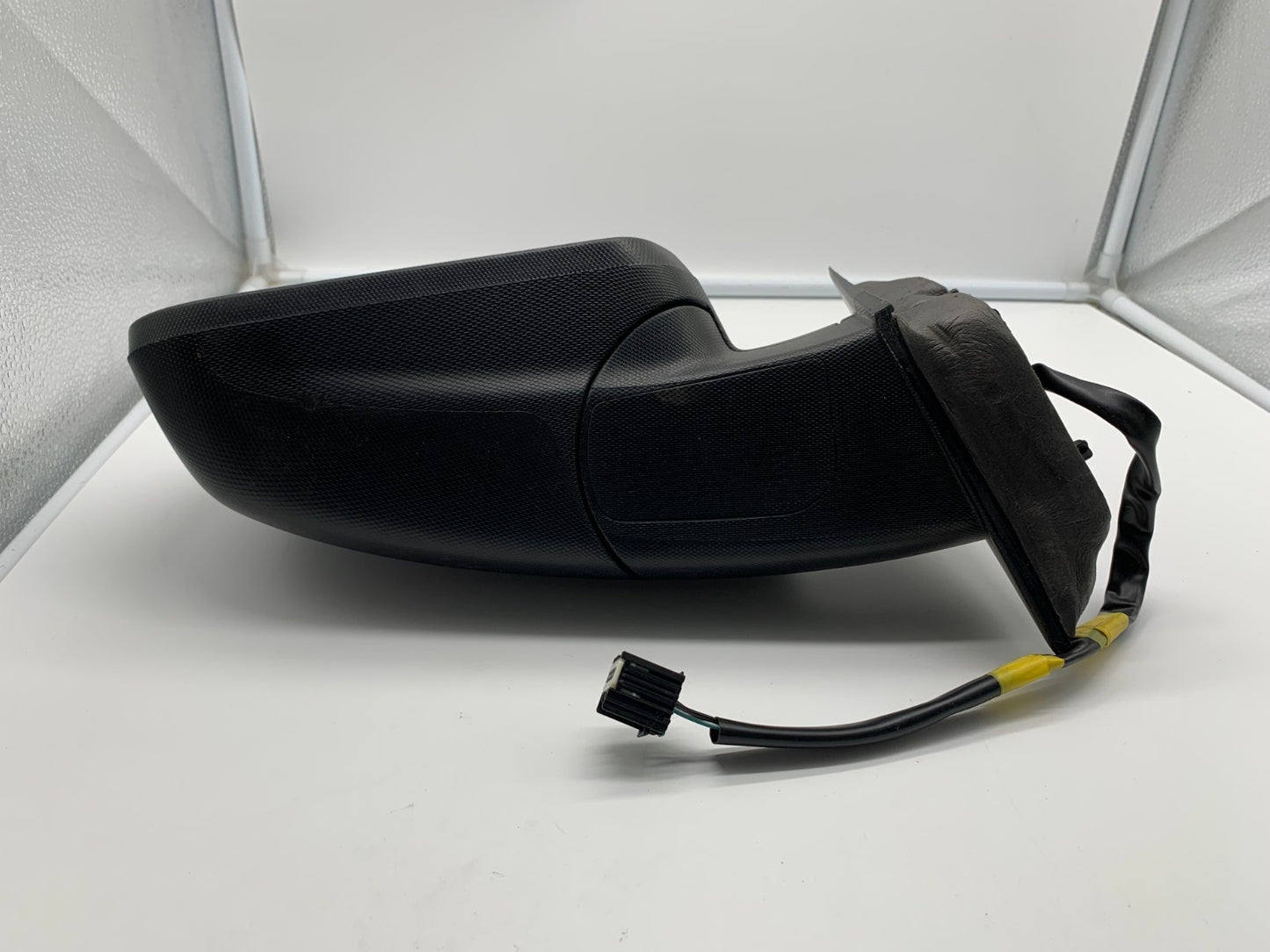 2010-2011 GMC Terrain Driver View Power Door Mirror Gray OEM B04B36005