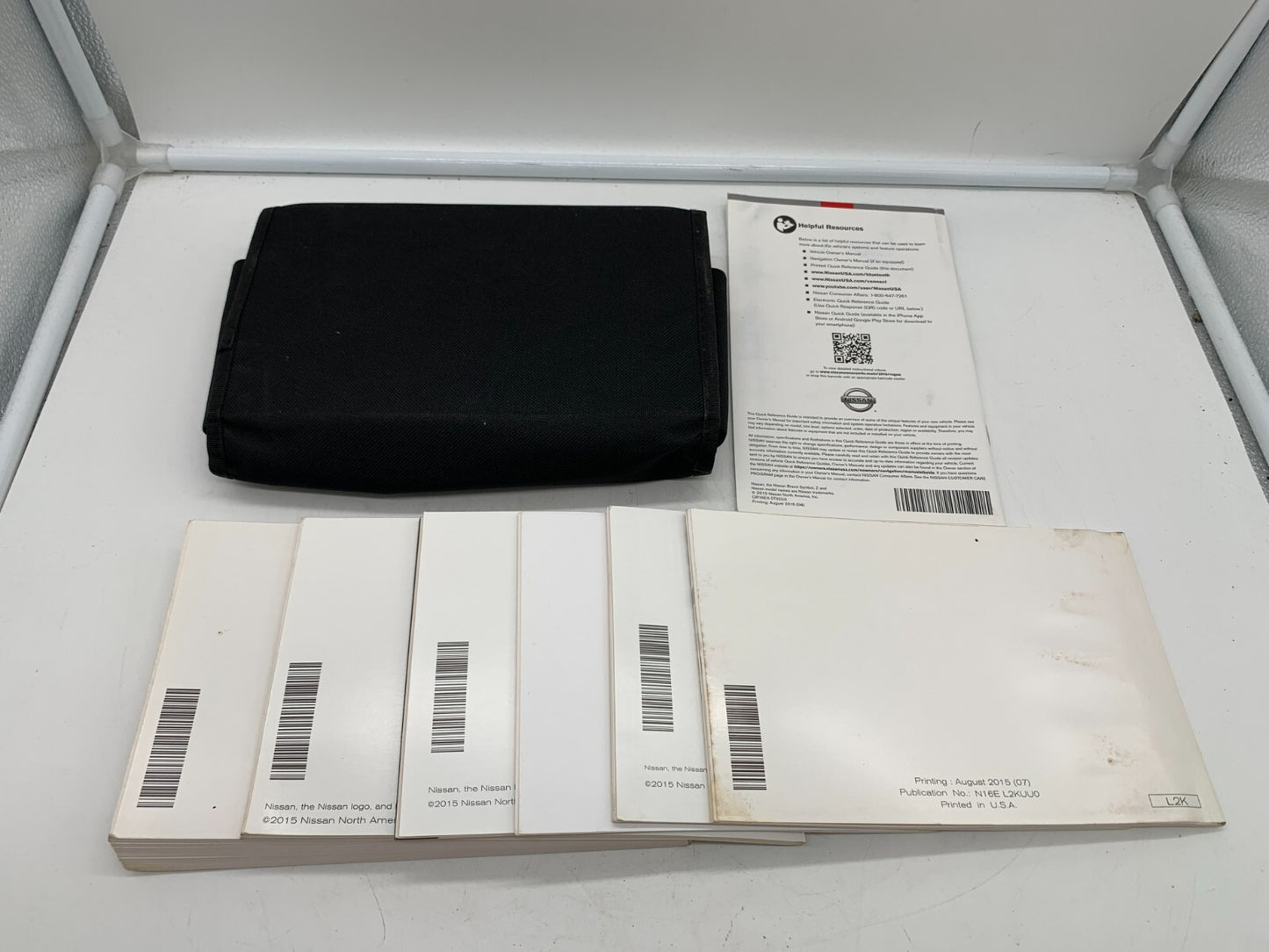 2016 Nissan Rogue Owners Manual Set with Case OEM B01B54038