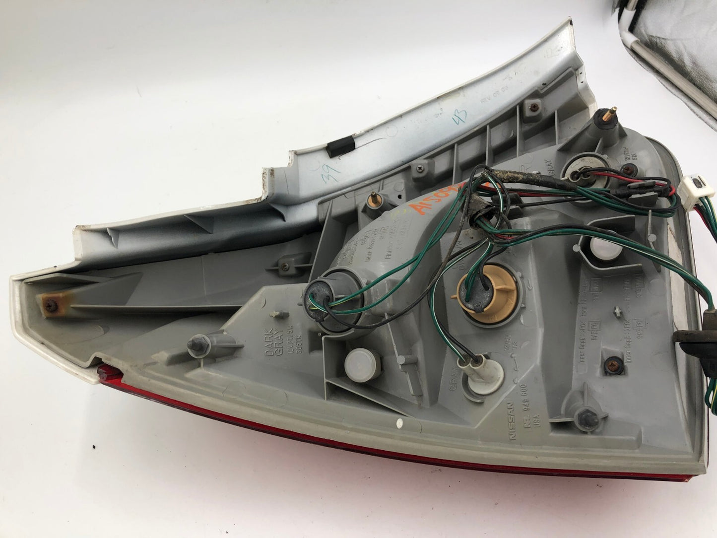 2004-2008 Nissan Maxima Passenger Side Tail Light Taillight OEM TLP088