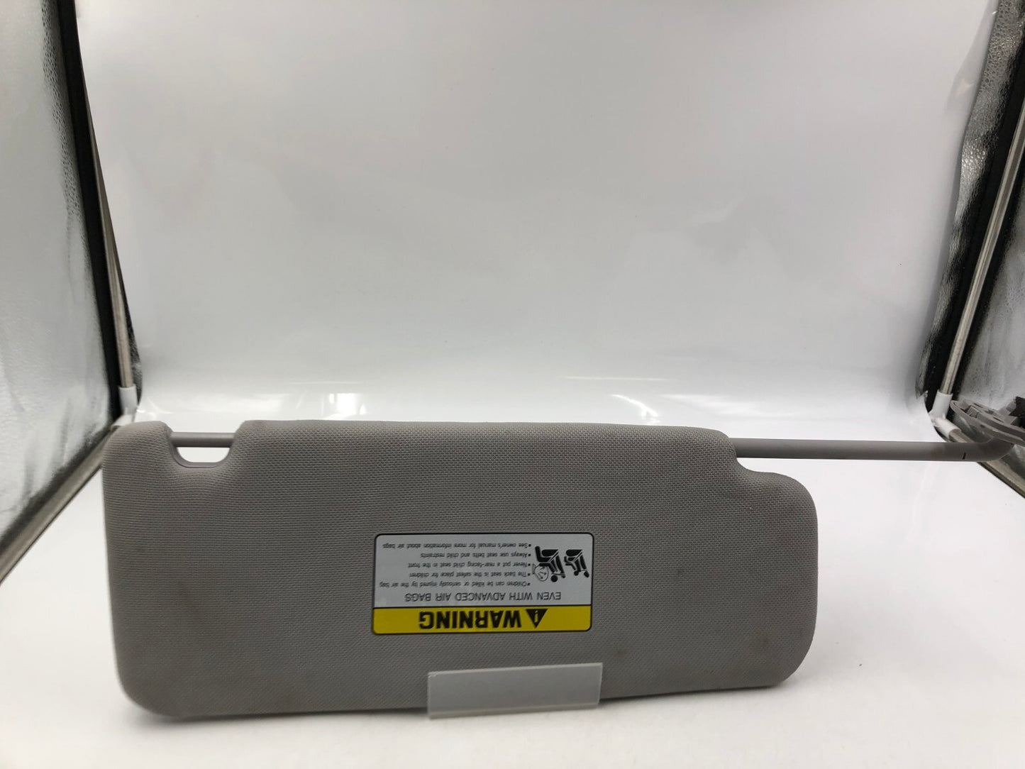 2015-2019 Hyundai Sonata Driver Sun Visor Gray Illuminated OEM A04B19041
