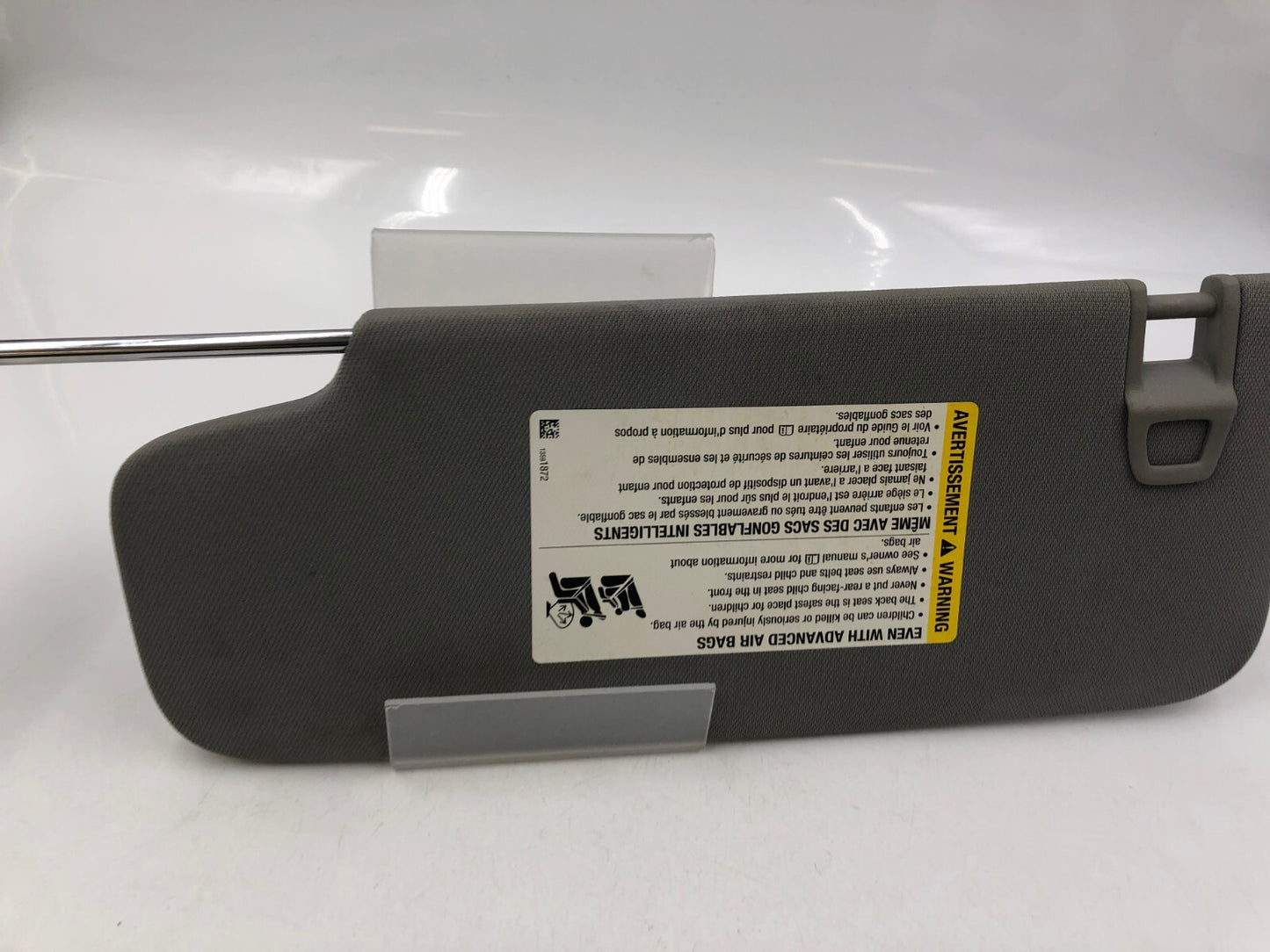 2020-2022 Chevrolet Equinox Passenger Sun Visor Gray Illuminated OEM A03B41056