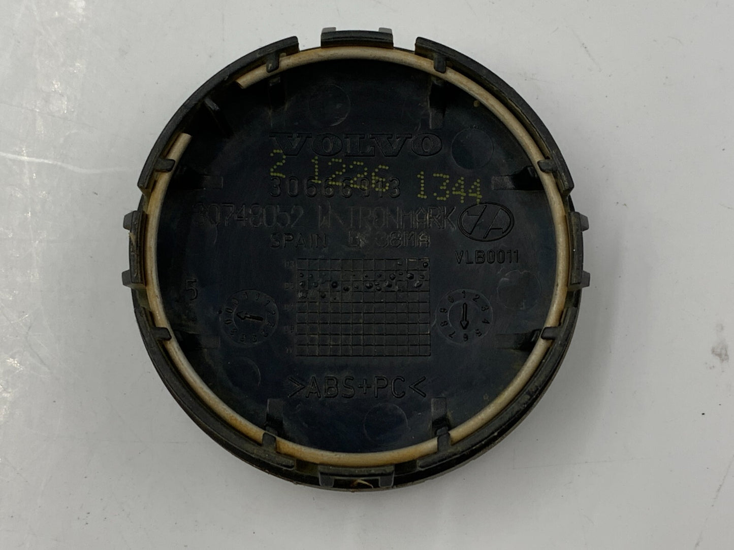 Volvo Rim Wheel Center Cap Black OEM D01B53085