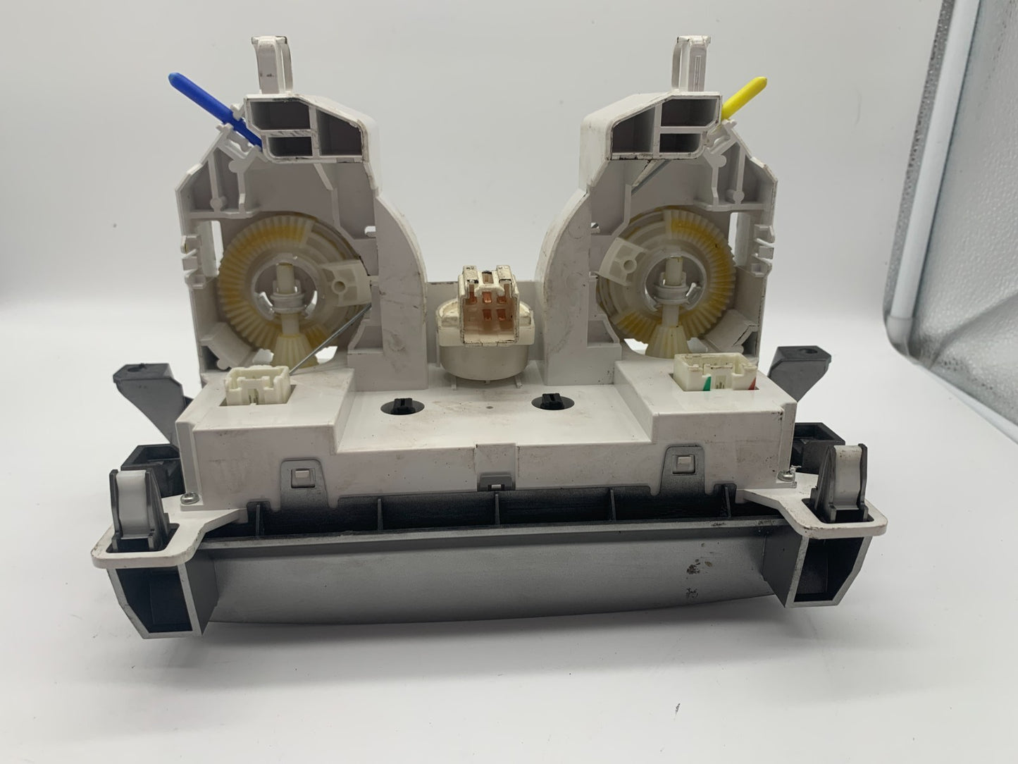 2010-2011 Mazda 3 Climate Control Manual AC Heater Unit OEM