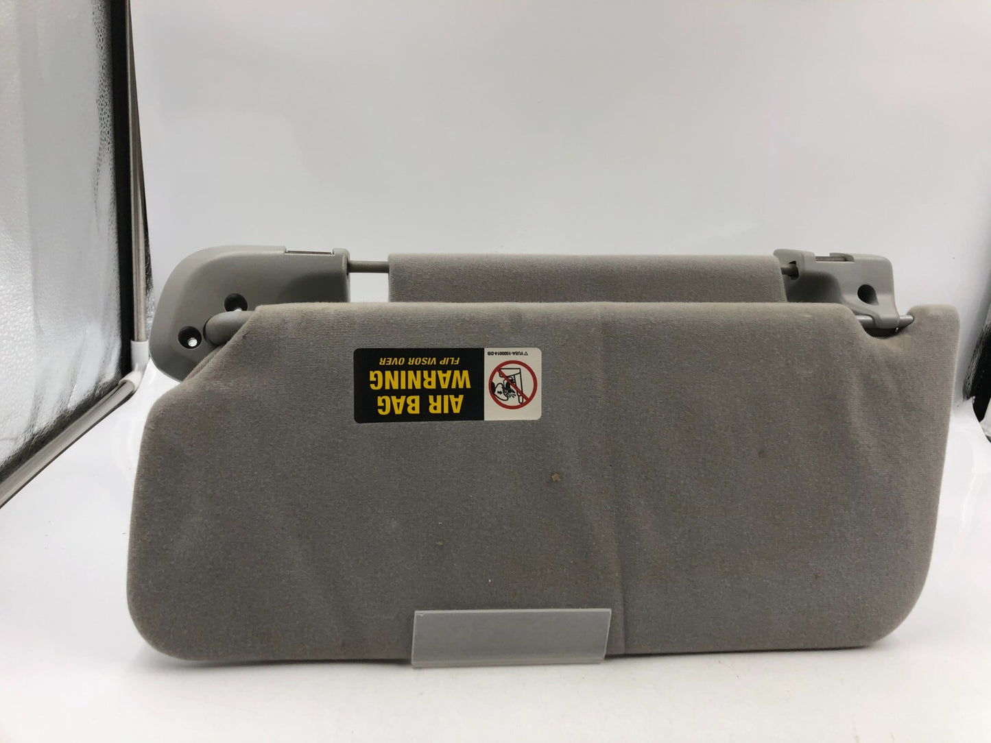 2005-2006 Lincoln Navigator Passenger Sun Visor Gray Illuminated OEM D03B30048