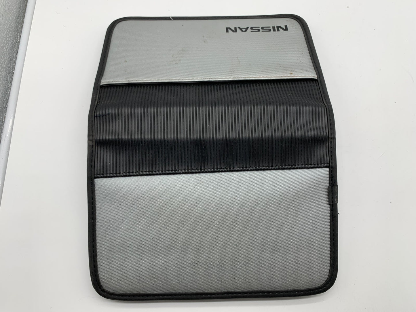 2006 Nissan Altima Owners Manual Set with Case OEM B02B56007