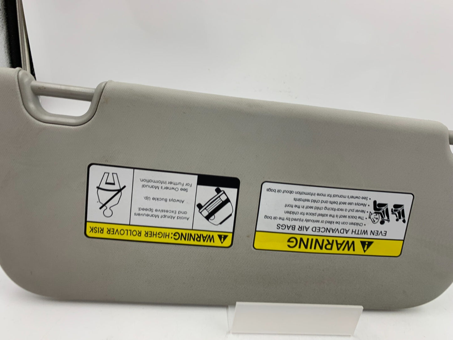 2014-2019 Kia Soul Driver Sun Visor Illuminated Gray OEM E01B25054