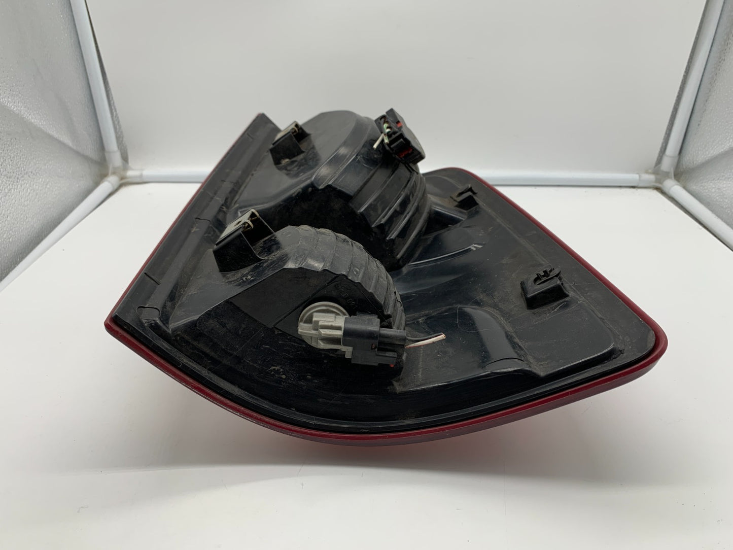 2009-2018 Ram 1500 Driver Tail Light Taillight OEM B04B29008