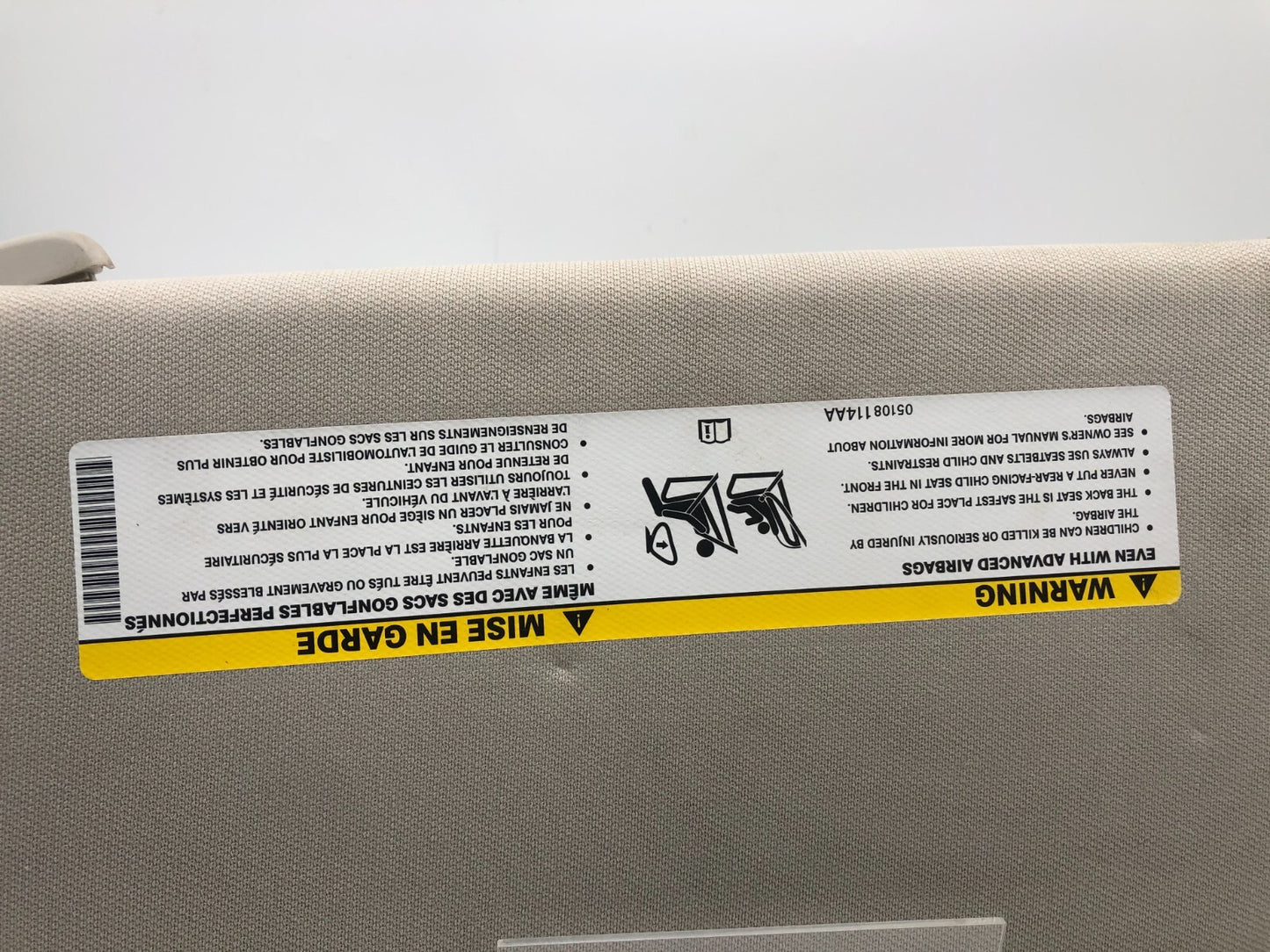 2014-2018 Jeep Grand Cherokee Passenger Sun Visor Gray Illuminated OEM A01B40001