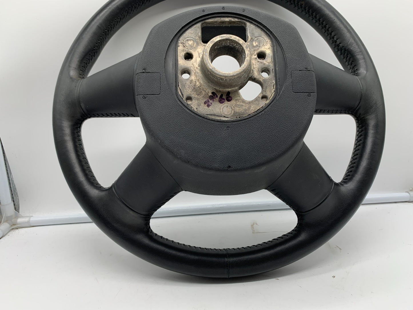 2004-2007 Audi A4 Steering Wheel Assembly Without Airbag OEM C01B09007