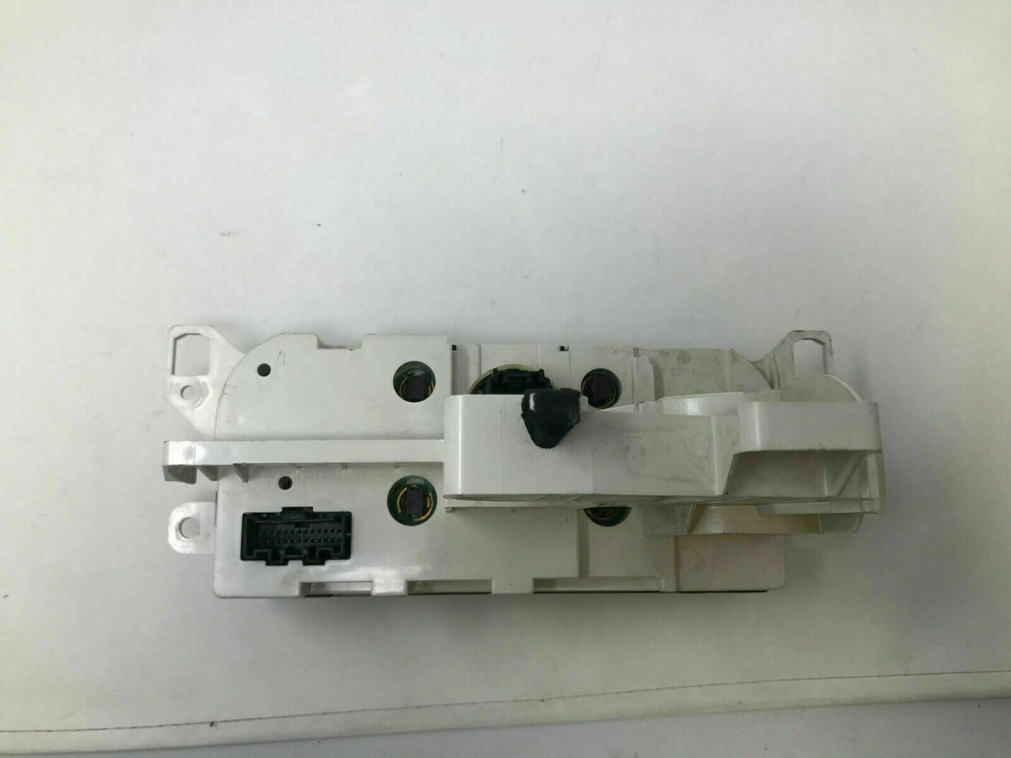 2007-2009 Mazda CX-7 AC Heater Climate Control Unit OEM E01B11001