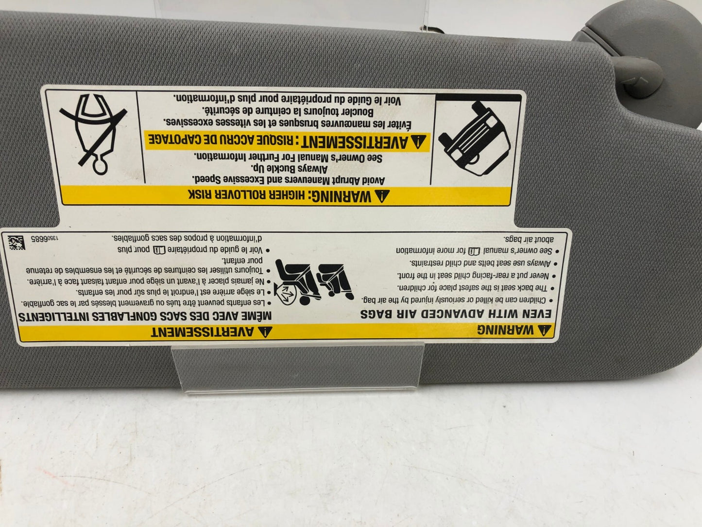 2018-2019 Chevrolet Equinox Driver Sun Visor Illumination Gray OEM D04B09039