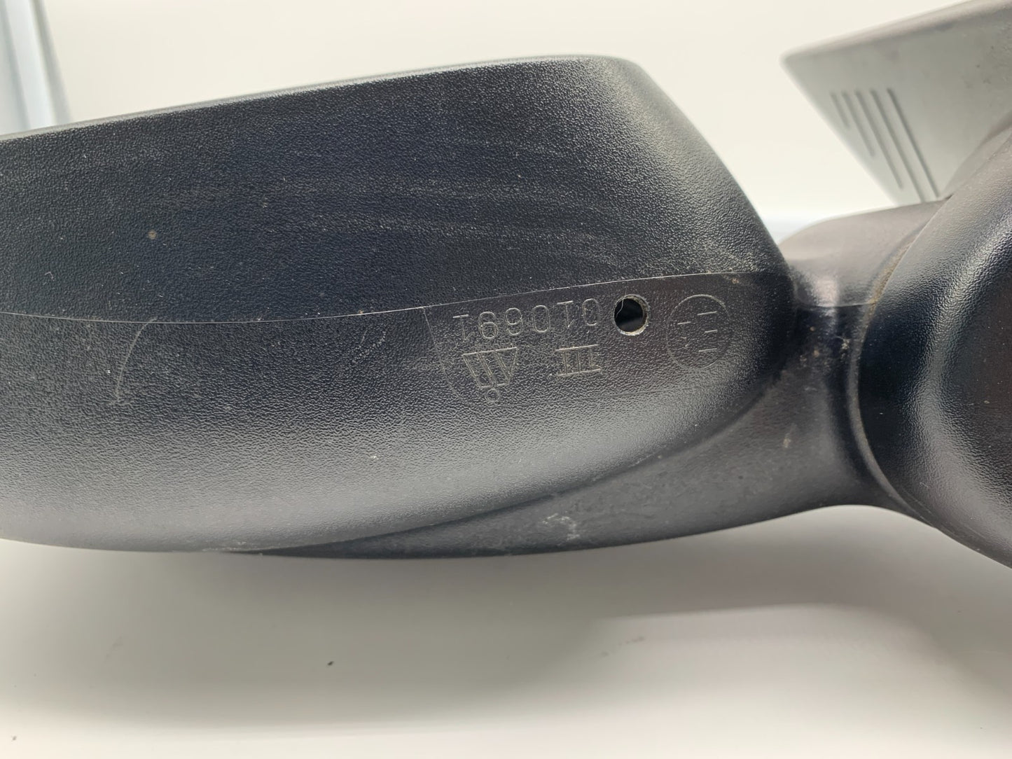 2002-2007 Jeep Liberty Driver Side View Power Door Mirror Black OEM C02B23062