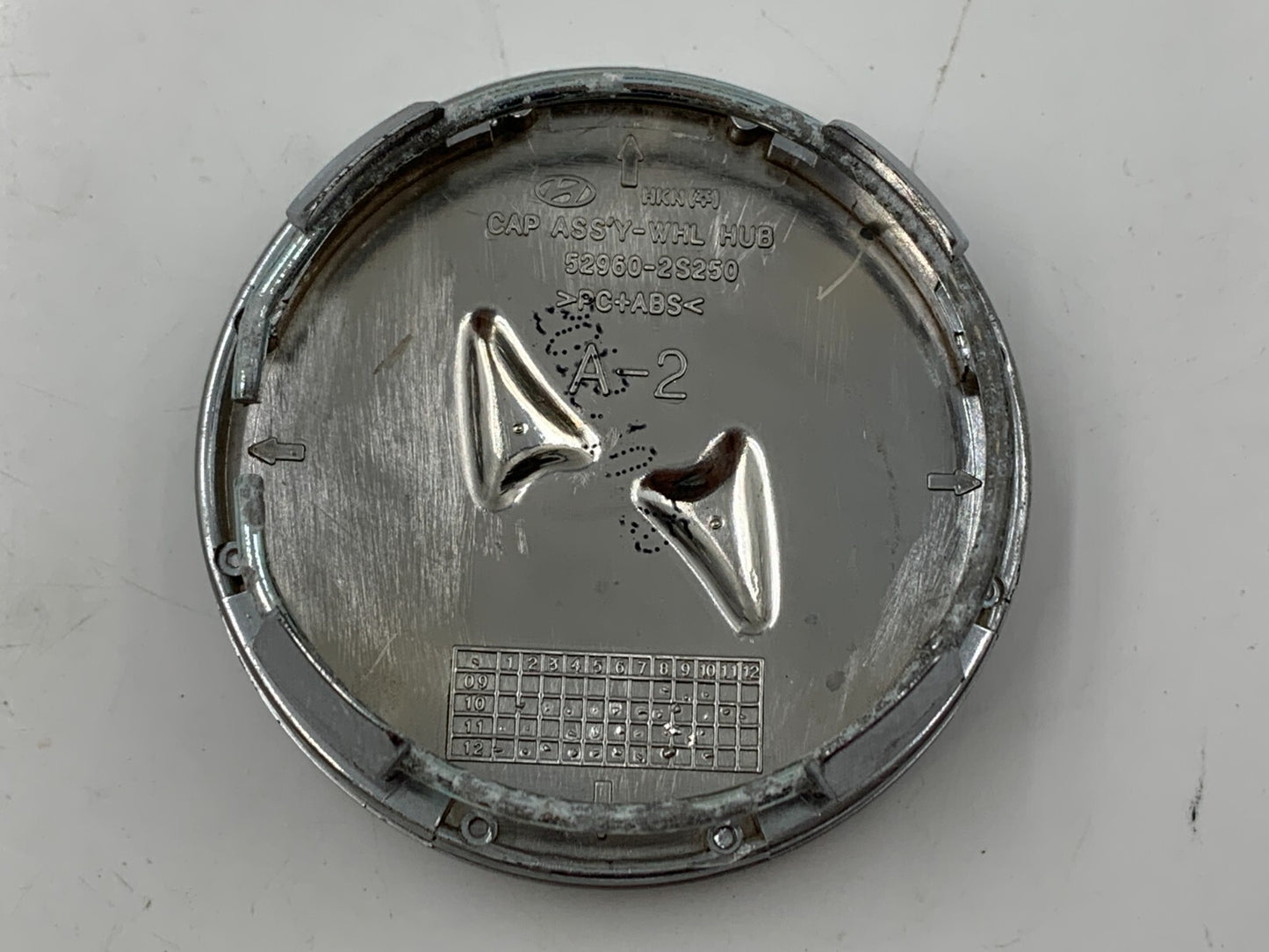 Hyundai Wheel Center Cap Set Silver OEM B01B25037