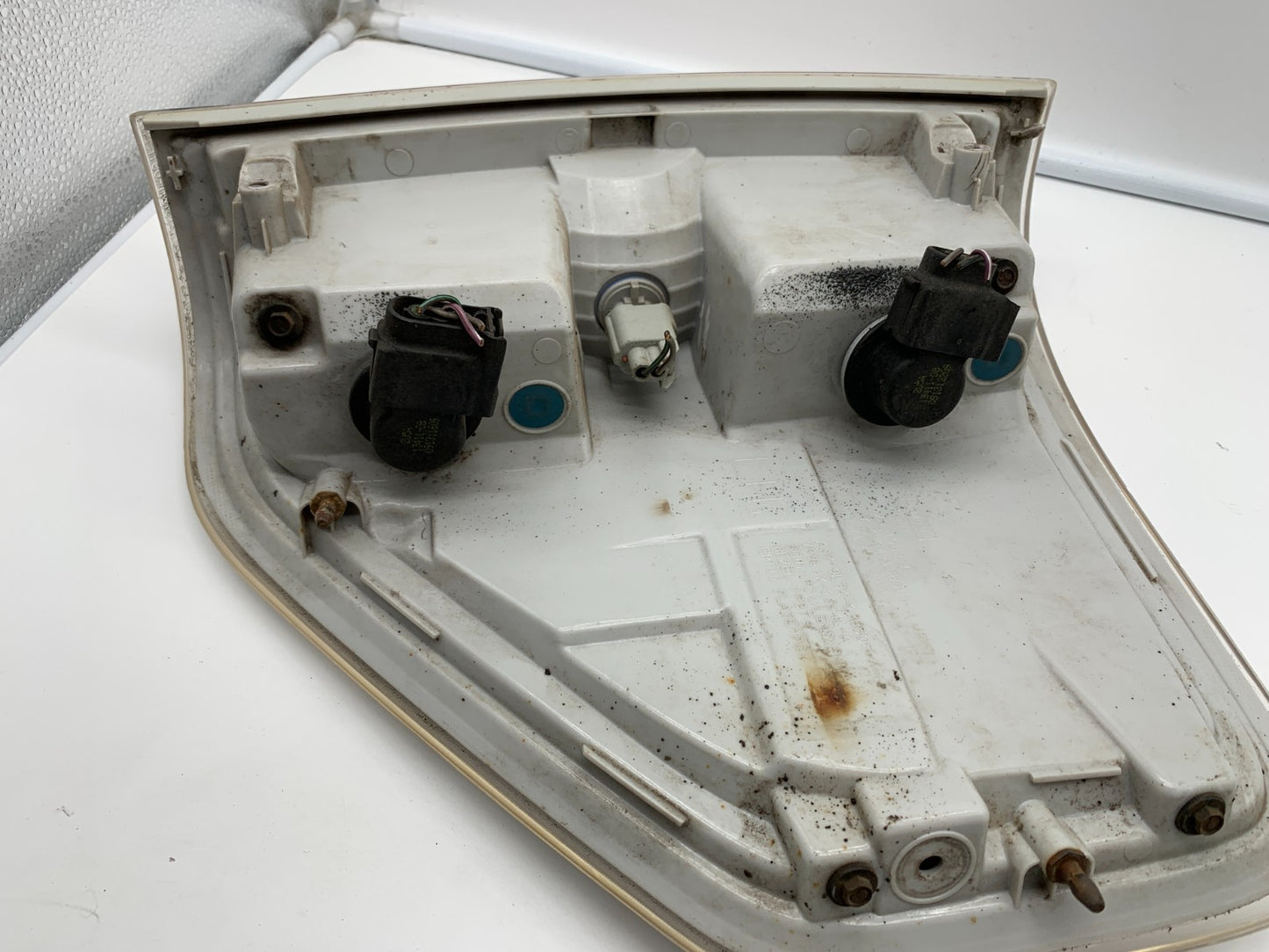 2009-2014 Ford F-150 Driver Side Tail Light Taillight Styleside OEM C03B38026