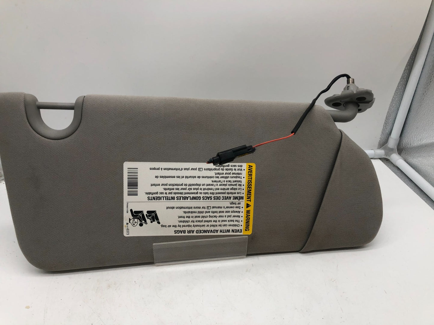 2006-2011 Buick Lucerne Driver Sun Visor Gray Illumination OEM A01B12002