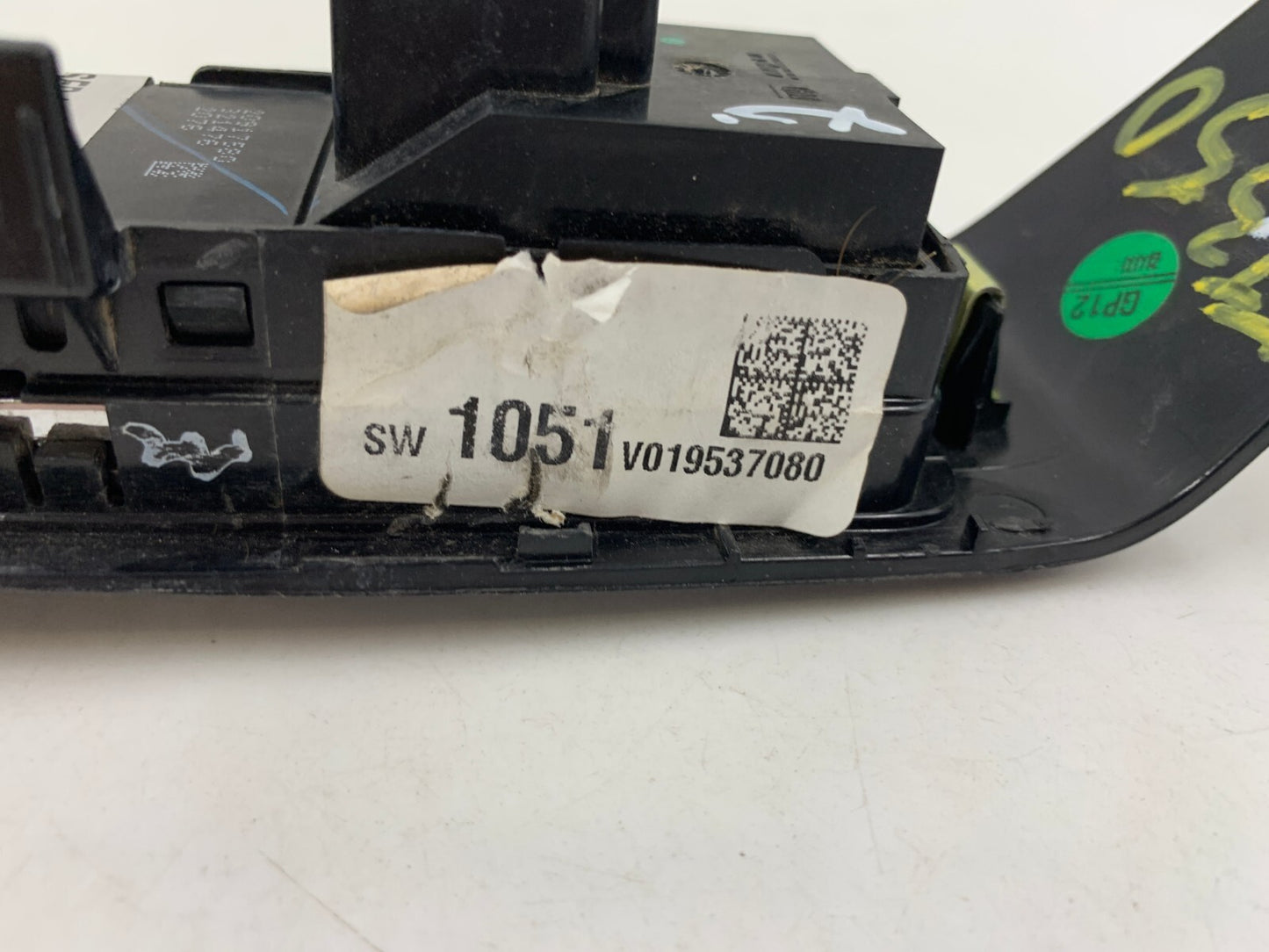 2013 Chevrolet Malibu Master Power Window Switch OEM A03B25040