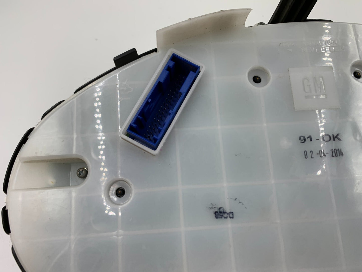 2014-2015 Buick Verano Speedometer Instrument Cluster 31533 Miles OEM E03B33002