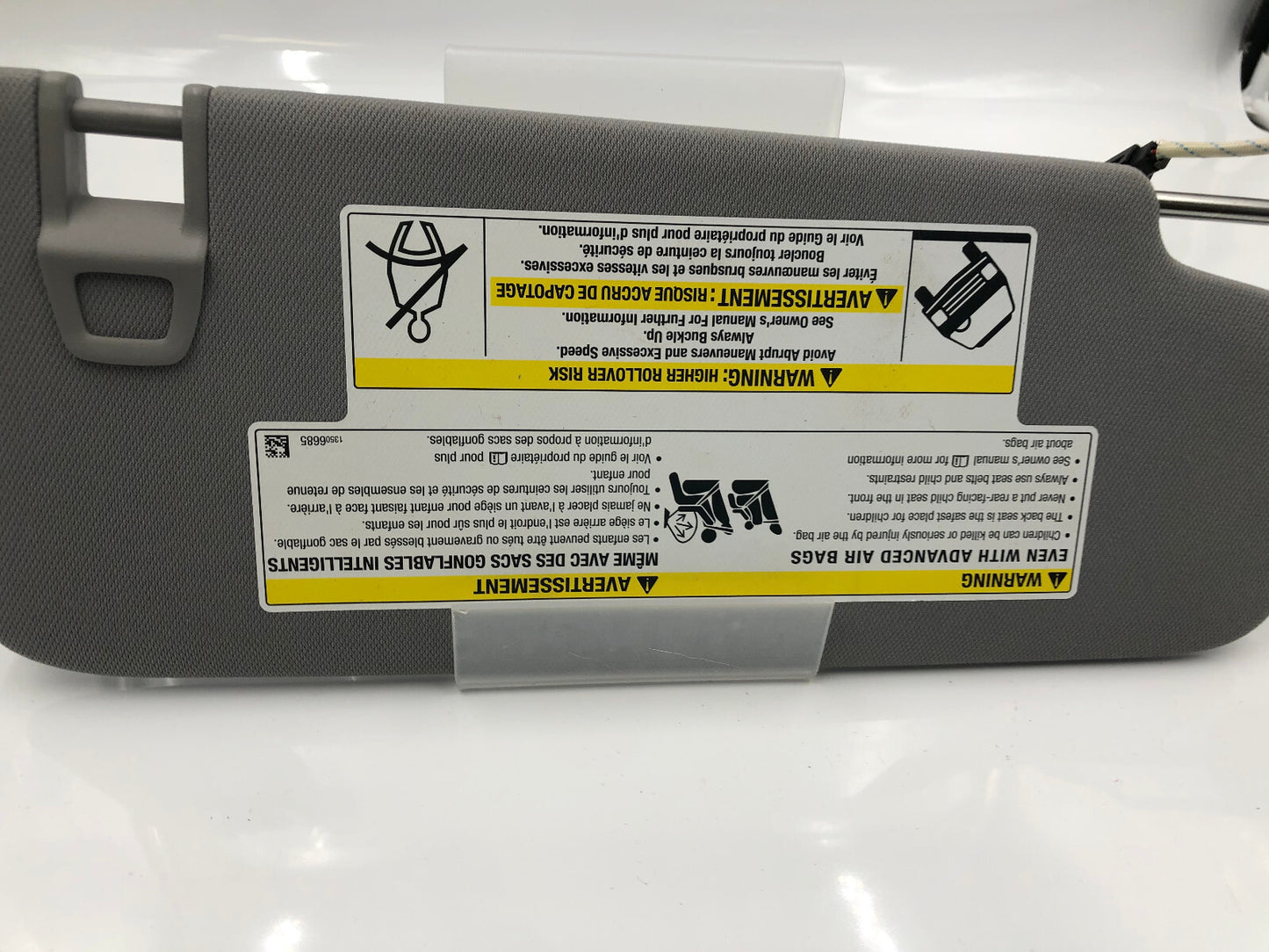 2018-2019 Chevrolet Equinox Driver Sun Visor Gray Illuminated OEM B04B32085