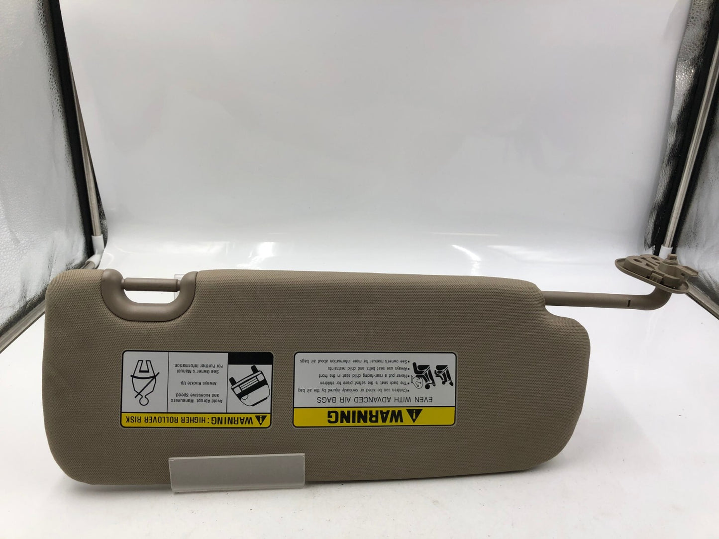 2013-2019 Hyundai Santa Fe Driver Sun Visor Gray Illuminated OEM B02B02039