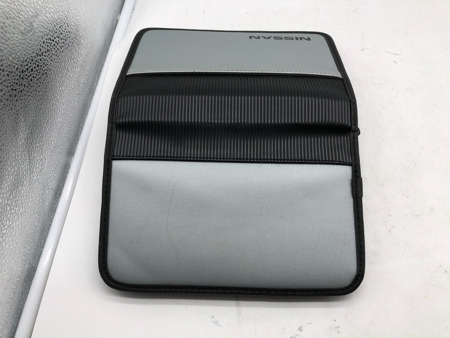 2006 Nissan Altima Owners Manual Set with Case OEM B04B33003