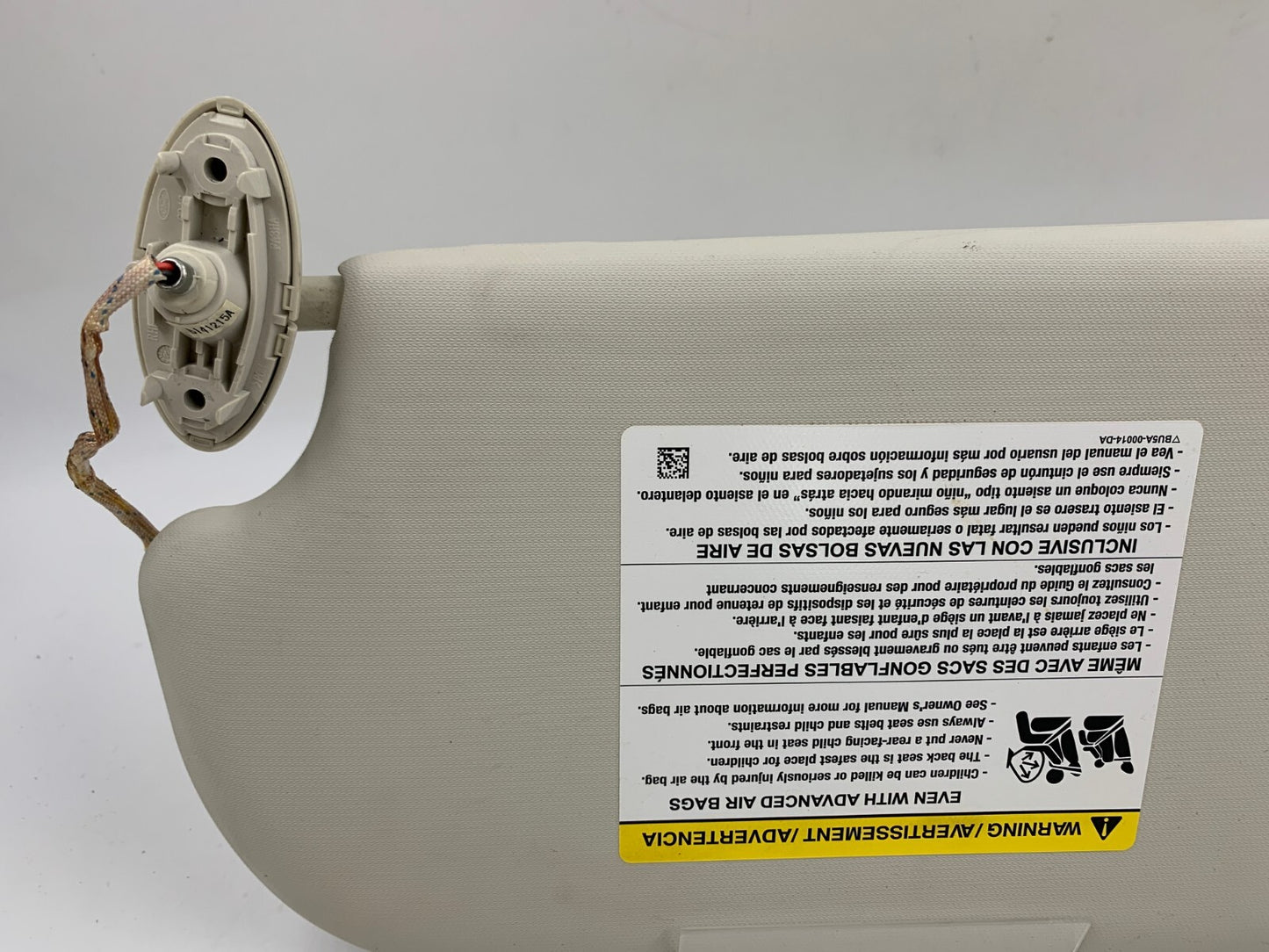 2013-2018 Ford Focus Passenger Sun Visor Ivory Illumination OEM C01B56007