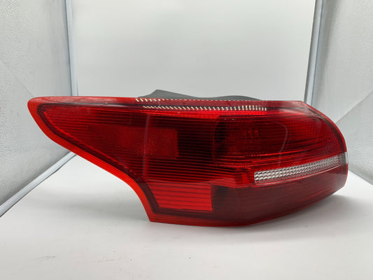 2015-2018 Ford Focus Sedan Passenger Side Tail Light Taillight OEM C01B44068
