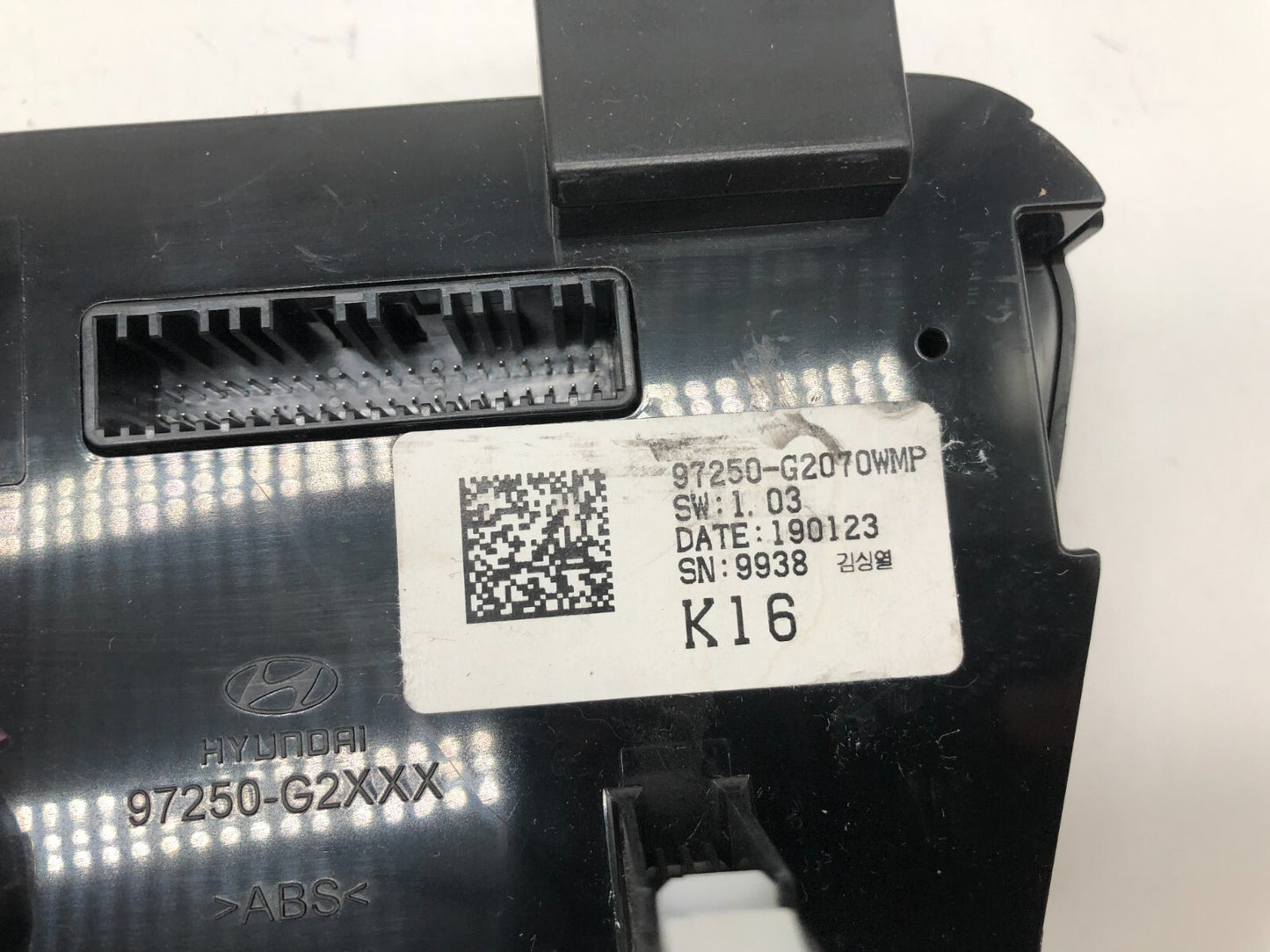 2017-2019 Hyundai Ioniq AC Heater Climate Control Unit OEM A01B13016