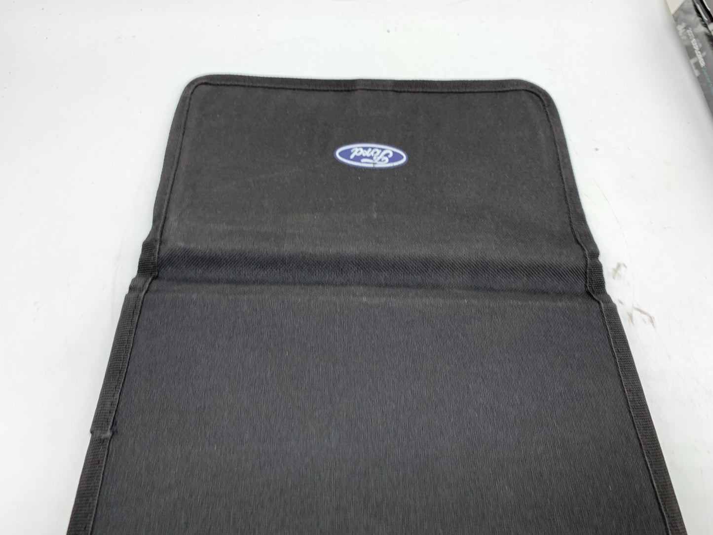 2017 Ford Explorer Owners Manual Set with Case OEM C02B07010
