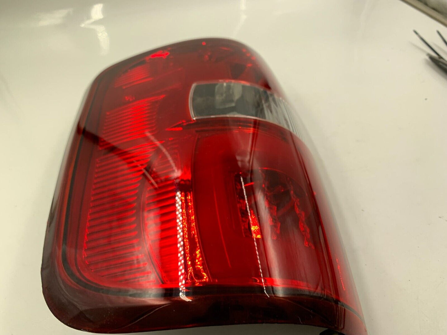 2004-2008 Ford F150 Passenger Side Tail Light Taillight Styleside OEM D01B31041